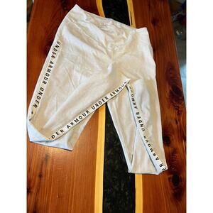 Womens Under Armour leggings size medium